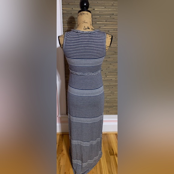 Max Studio Blue and White Striped V Neck Sleeveless Maxi dress Size S NWOT - Picture 8 of 12